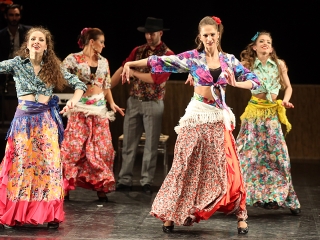 Javában próbálják a Kárment a színházban - fotó: Sándor Judit