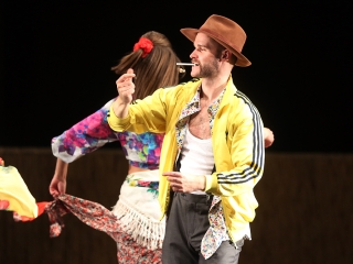 Javában próbálják a Kárment a színházban - fotó: Sándor Judit