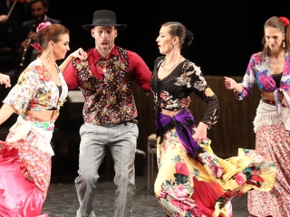 Javában próbálják a Kárment a színházban - fotó: Sándor Judit