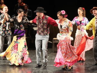 Javában próbálják a Kárment a színházban - fotó: Sándor Judit