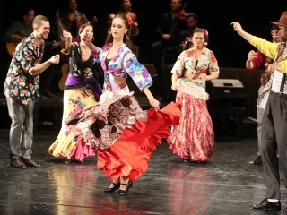 Javában próbálják a Kárment a színházban - fotó: Sándor Judit