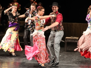 Javában próbálják a Kárment a színházban - fotó: Sándor Judit