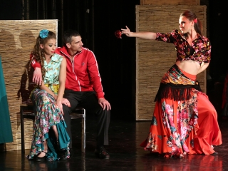 Javában próbálják a Kárment a színházban - fotó: Sándor Judit