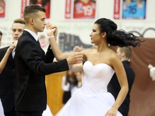 Szalagavató a Kereskedelmiben - fotó: Sándor Judit