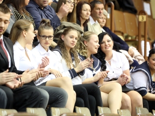 Szalagavató a Kereskedelmiben - fotó: Sándor Judit