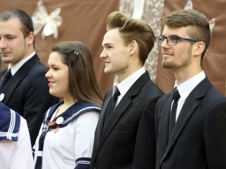 Szalagavató a Kereskedelmiben - fotó: Sándor Judit