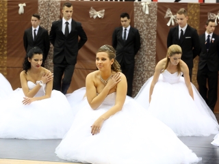 Szalagavató a Kereskedelmiben - fotó: Sándor Judit