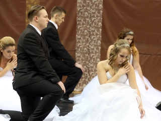 Szalagavató a Kereskedelmiben - fotó: Sándor Judit