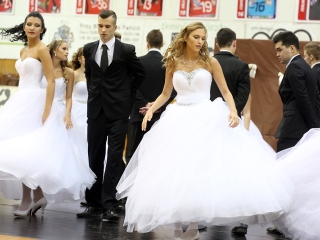 Szalagavató a Kereskedelmiben - fotó: Sándor Judit