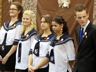 Szalagavató a Kereskedelmiben - fotó: Sándor Judit