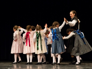 Dunaújvárosi Vasas Táncegyüttes Karácsonyi műsora - fotó: Ónodi Zoltán