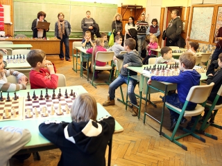 Sakkverseny a Petőfiben - fotó: Sándor Judit