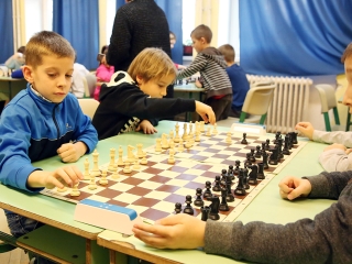 Sakkverseny a Petőfiben - fotó: Sándor Judit