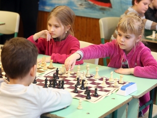 Sakkverseny a Petőfiben - fotó: Sándor Judit