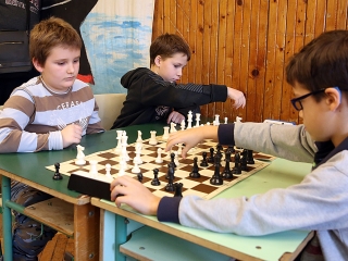 Sakkverseny a Petőfiben - fotó: Sándor Judit