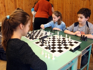 Sakkverseny a Petőfiben - fotó: Sándor Judit
