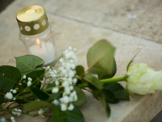 Nemzeti Gyásznap - Gyertyagyújtás a főtéren - fotó: Ónodi Zoltán