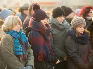 Nemzeti Gyásznap - Gyertyagyújtás a főtéren - fotó: Ónodi Zoltán