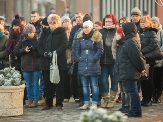 Nemzeti Gyásznap - Gyertyagyújtás a főtéren - fotó: Ónodi Zoltán