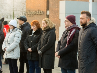 Nemzeti Gyásznap - Gyertyagyújtás a főtéren - fotó: Ónodi Zoltán