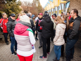 Szurkolói flashmob az Acélbikák edzésén - fotó: Ónodi Zoltán