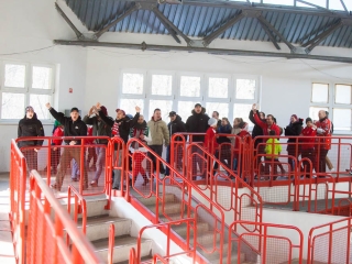 Szurkolói flashmob az Acélbikák edzésén - fotó: Ónodi Zoltán