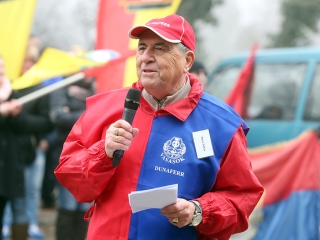 Tüntetés a Vasmű előtt - fotó: Sándor Judit