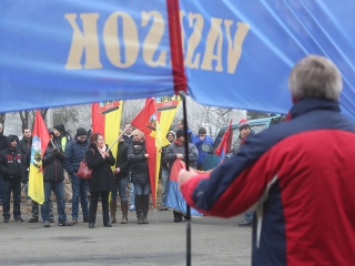 Tüntetés a Vasmű előtt - fotó: Sándor Judit
