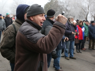 Tüntetés a Vasmű előtt - fotó: Sándor Judit