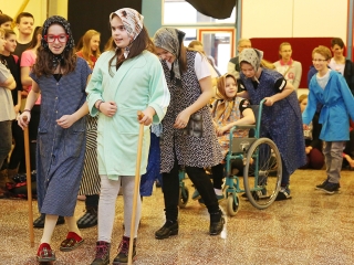 Farsang a Dózsa iskolában - fotó: Sándor Judit