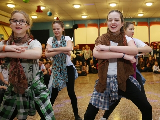 Farsang a Dózsa iskolában - fotó: Sándor Judit