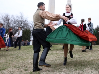 Március 15. - Ünnepség és koszorúzás a '48-as emlékműnél - fotó: Sándor Judit