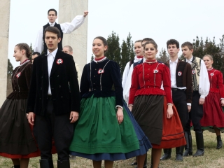 Március 15. - Ünnepség és koszorúzás a '48-as emlékműnél - fotó: Sándor Judit