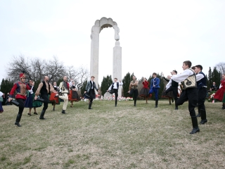 Március 15. - Ünnepség és koszorúzás a '48-as emlékműnél - fotó: Sándor Judit