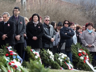 Március 15. - Ünnepség és koszorúzás a '48-as emlékműnél - fotó: Sándor Judit