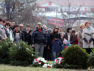 Március 15. - Ünnepség és koszorúzás a '48-as emlékműnél - fotó: Sándor Judit