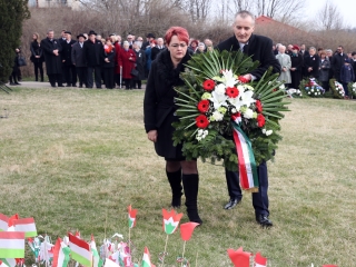 Március 15. - Ünnepség és koszorúzás a '48-as emlékműnél - fotó: Sándor Judit