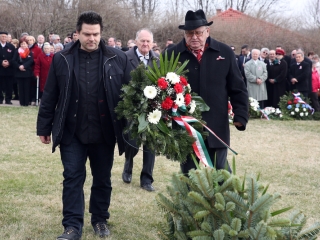 Március 15. - Ünnepség és koszorúzás a '48-as emlékműnél - fotó: Sándor Judit