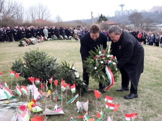 Március 15. - Ünnepség és koszorúzás a '48-as emlékműnél - fotó: Sándor Judit