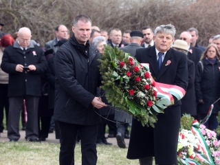 Március 15. - Ünnepség és koszorúzás a '48-as emlékműnél - fotó: Sándor Judit