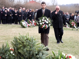 Március 15. - Ünnepség és koszorúzás a '48-as emlékműnél - fotó: Sándor Judit