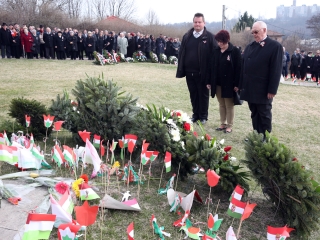 Március 15. - Ünnepség és koszorúzás a '48-as emlékműnél - fotó: Sándor Judit