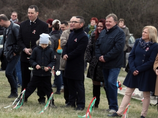 Március 15. - Ünnepség és koszorúzás a '48-as emlékműnél - fotó: Sándor Judit