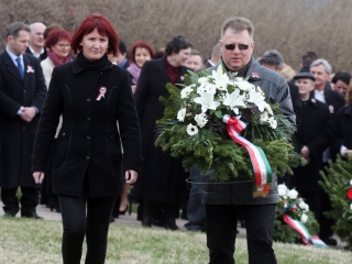 Március 15. - Ünnepség és koszorúzás a '48-as emlékműnél - fotó: Sándor Judit