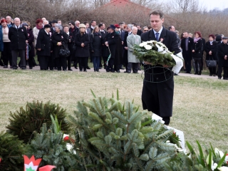 Március 15. - Ünnepség és koszorúzás a '48-as emlékműnél - fotó: Sándor Judit
