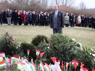 Március 15. - Ünnepség és koszorúzás a '48-as emlékműnél - fotó: Sándor Judit