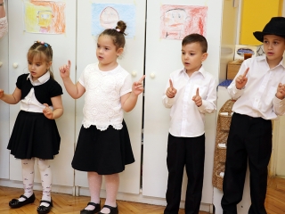 Anyák napja az Aranyalma oviban - fotó: Sándor Judit