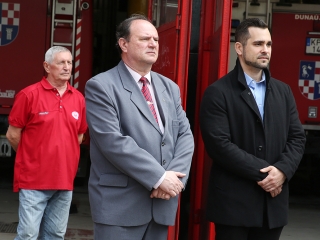 Megújult a tűzoltóállomás, megjött az új tűzoltókocsi - fotó: Sándor Judit