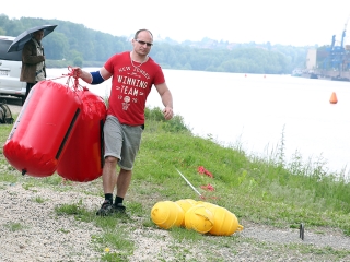 Motorcsónakosok az öbölben - fotó: 