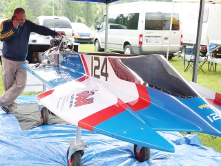 Motorcsónakosok az öbölben - fotó: 